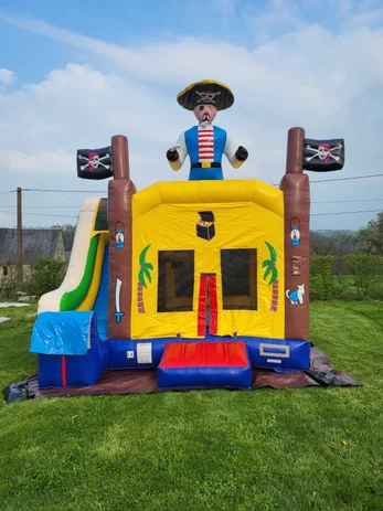Structure gonflable Capitaine Crochet — JUBIN Location