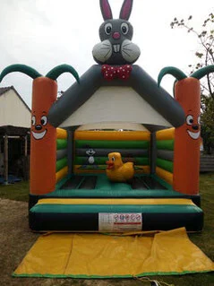 Structure gonflable Lapin — JUBIN Location